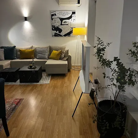 Capital 1 Apartment *